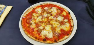 Pizza tonno e cipolla - mattone