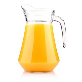Jarra de zumo naranja natural