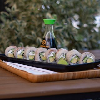 Покрита ролка с Лаврак (8бр 240г)