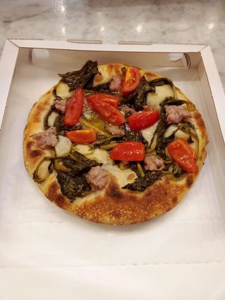 Salsiccia friarielli e pomodorini