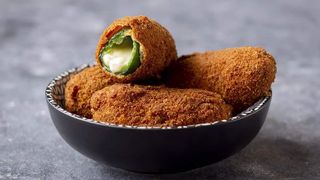 Papryczki faszerowane mozarellą i salsą crema 5szt.