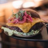 Hamburguesa De Vaca Vieja A La Parrilla