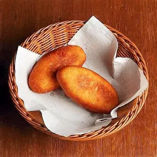 მჭადი, 2 ცალი./Mchadi, 2 pieces.