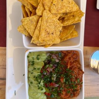 Poke Nachos Spicy Tuna