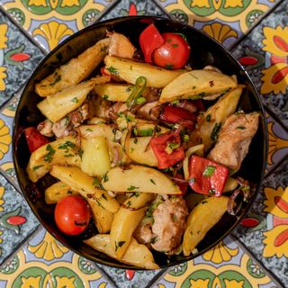 ოჯახური (ღორის ხორცით)