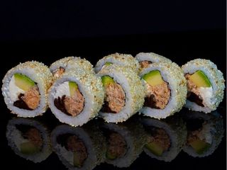 California z łososiem pieczonym 8 szt.