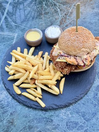 Dupli burger s hrskavom piletinom