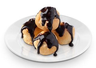 4 Profiteroles