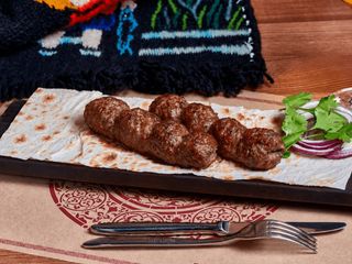 Люля-кебаб зі свинини та яловичини (200/50/30g)