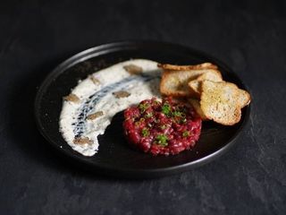 Тартар з яловичини та трюфелем (200g)