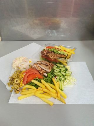 Голям бокс с пилешка пържола(550гр.)