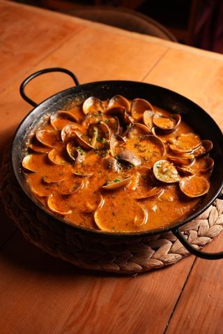 Tapa De Almejas A La Marinera