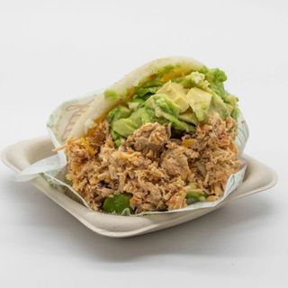 Arepa de Pollo & Aguacate