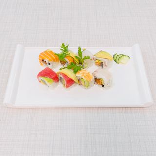 100 Uramaki special