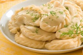 ვარენიკი კომბოსტოთი და არაჟნით