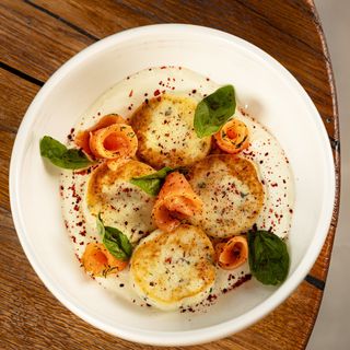 Сирники з бринзою та лососем (290г)