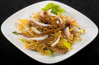 Makaron sojowy z wołowiną