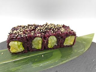 85 Black vegan roll