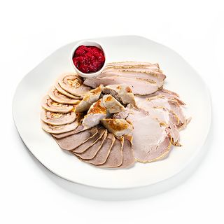 Таріль м'ясних спеціалітетів (300/40г)