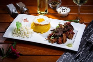 Tochitura moldoveneasca