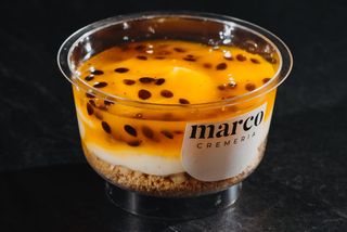 Cheesecake cu fructul pasiunii
