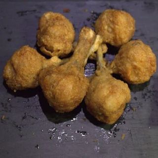 Bolitas de pollo fritas (6 uds.)
