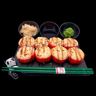 Uramaki z łososiem z zapiekanym serem - 8 szt