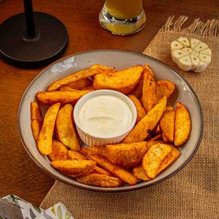 Pećeni krompir sa bijelim sosom 300g