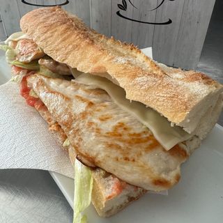 Bocadillo De Pechuga De Pollo (Entero)