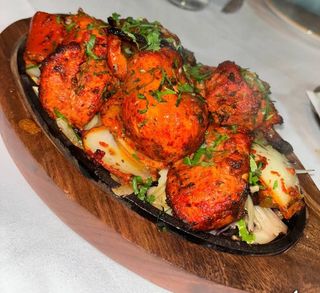 (44) Chicken Tikka Shashlik