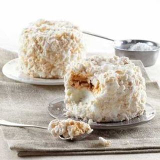 Meringa farcita con crema di vaniglia