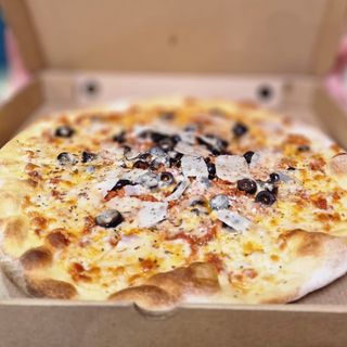 Pizza Lucena (mediana)