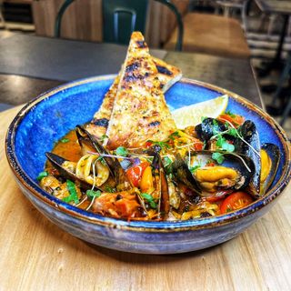 Tigaie cu fructe de mare   550g