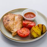 Стейк из курицы с фирменным соусом