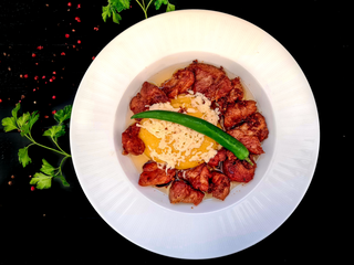 Tigaie picantă cu mămăliguță