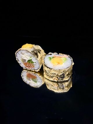 Теплий рол з лососем (320г)