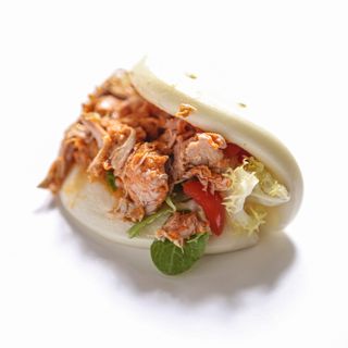 Pulled chicken bao