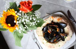 Zuppa di cozze in crosta