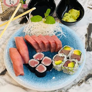 1002. SUSHI COMBINADO 2