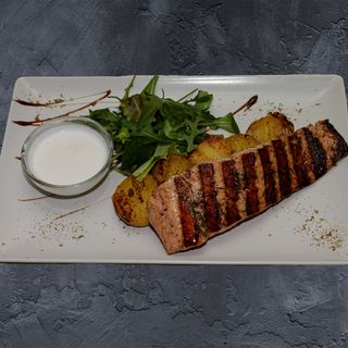 Сьомга филе с териаки и сотирани зеленчуци   300г