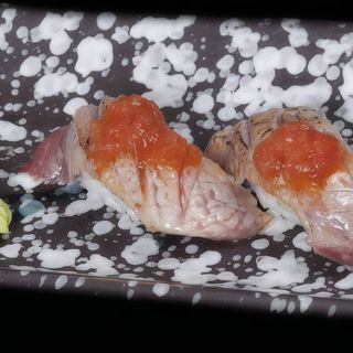 Nigiri de Toro Flameado (2 Pzs.)