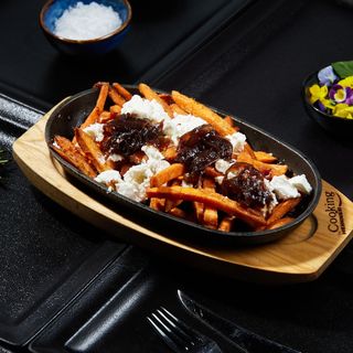 Cartofi dulci cu branza feta si ceapa caramelizata