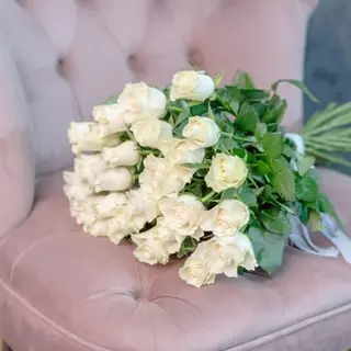 17 trandafiri albi 