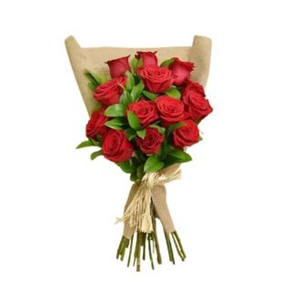 Ramo De 12 Rosas Rojas Arregladas Con Envoltorio