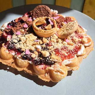 Бъбъл чийз гофрета с боровинки