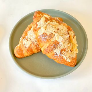 Grand Croissant Amande