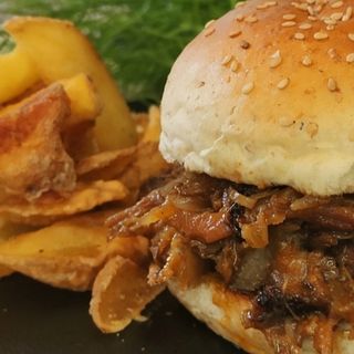 Pulled pork con salsa barbecue