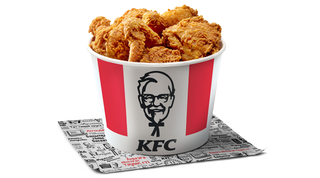 12 крылышек + 6 ножек