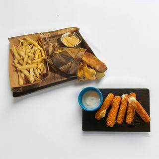 Sandwich au choix + Mozza sticks + boisson