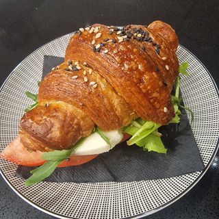 Cornetto integrale vegano farcito